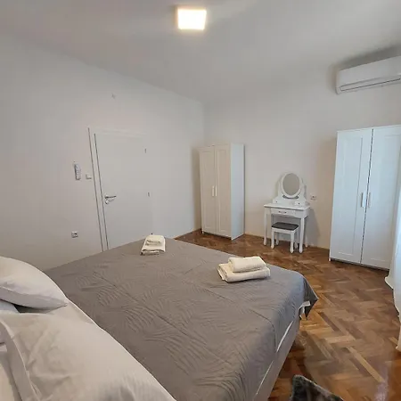 Apartment Vosta *